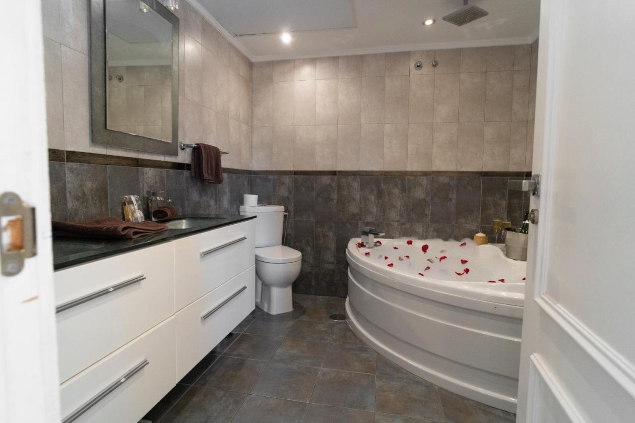 Apartment Directly In Puerto Banus, *